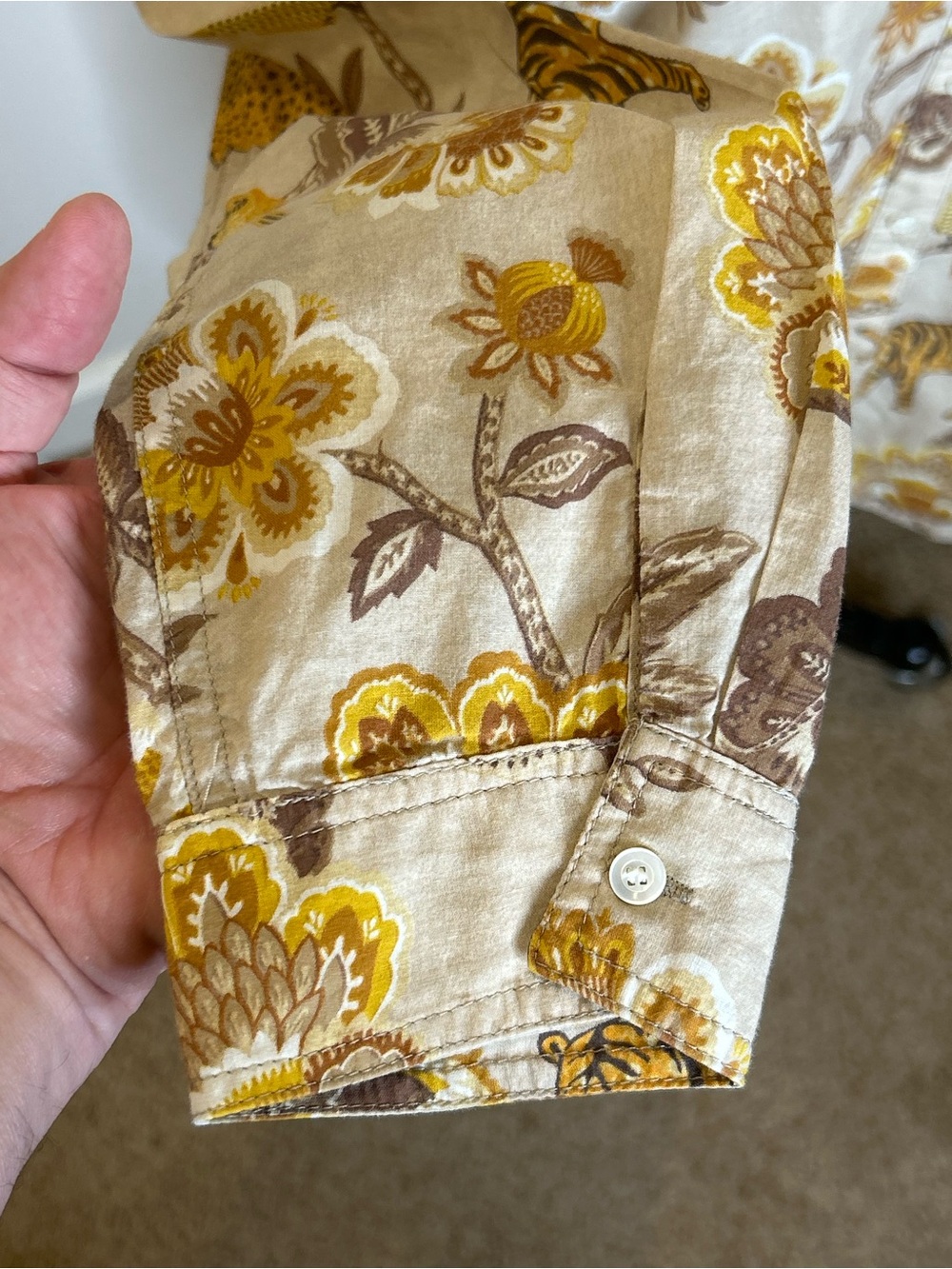 J. McLaughlin Beige Button-Down Shirt with Mustard & Brown Floral Animal Print L - Picture 7 of 10